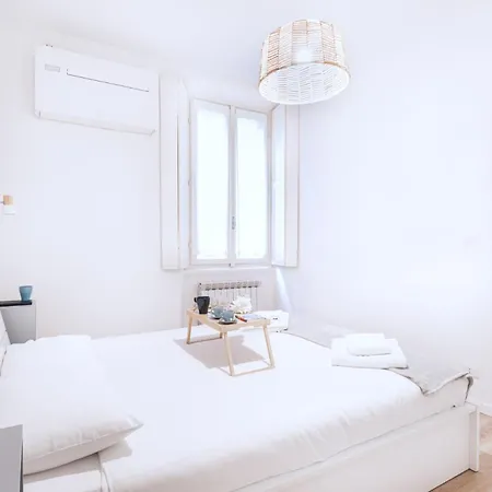 Easylife - - Lecco 5 P2 - In Porta Venezia Apartamento *